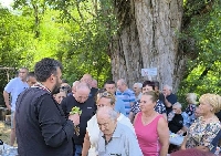 Село Мечкул празнува Петровден край една от най-старите църкви в Пирин Село Мечкул празнува Петровден край една от най-старите църкви в Пирин