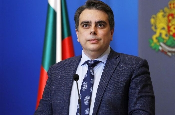 Асен Василев е едноличен лидер ПП, Общо събрание през септември ще избере ново ръководство