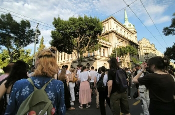 В Белград напрежението не стихва, студентите призоваха масово спиране работа