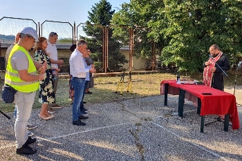 Строят футболно игрище в спортното училище Сандански
