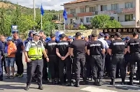 Двама от организаторите на блокадата при Кресна са арестувани Двама от организаторите на блокадата при Кресна са арестувани