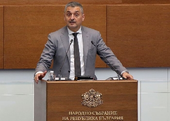 Кирил Добрев: Тротинетките ще имат регистрационен номер и гражданска  отговорност