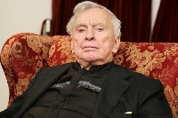 Гор Видал: Когато се бориш за една добра кауза, лицемерието се превръща в добродетел! Гор Видал: Когато се бориш за една добра кауза, лицемерието се превръща в добродетел!