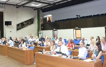 Съветниците направиха непродаваеми 4 имота до хижа Бодрост