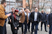 Опитаха да провокират Борисов с въпроси за санирането в Струмско