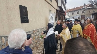 Кмет и владика откриха паметна плоча на свещеник в Годлево
