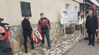 Кмет и владика откриха паметна плоча на свещеник в Годлево