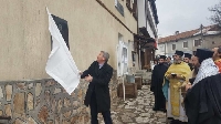 Кмет и владика откриха паметна плоча на свещеник в Годлево