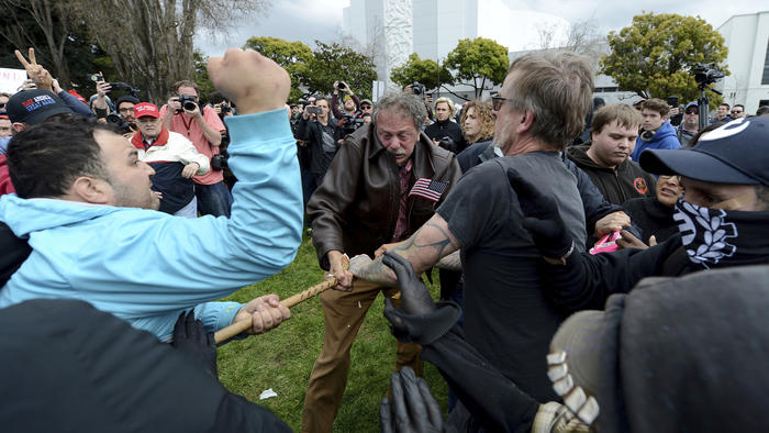 снимка : Dan Honda / East Bay Times