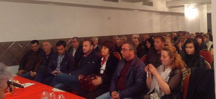 Тома Томов и Йорданка Атанасова разговаряха с учители и медици от Петрич