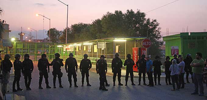 Още не е потушен затворническият бунт в Мексико
