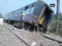 Влак излезе от релсите в щата Утар Прадеш Индия