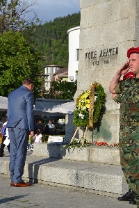 Кметът Атанас Камбитов сведе глава в памет на Гоце Делчев