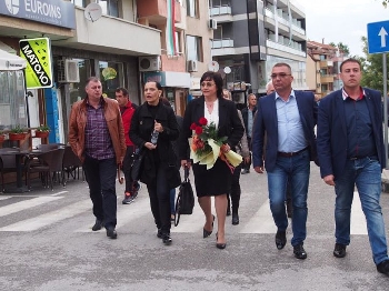 Корнелия Нинова за полк. Дрангов: Имаме нужда от такива водачи
