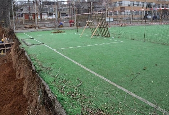Кметът Камбитов разпореди укрепване на оградата на Благоевградска професионална гимназия