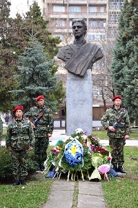 Стотици се поклониха пред Апостола на свободата