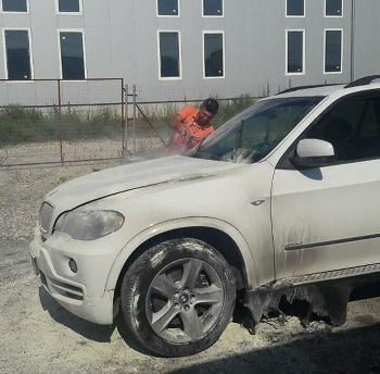 Лек автомобил се запали в движение край Сандански