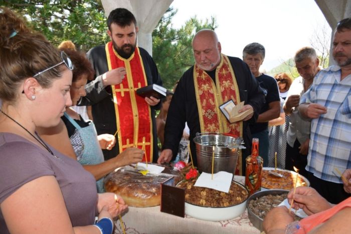 Жители и гости на Брежани почетоха света Петка
