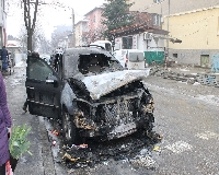 Полицията разследва палеж на джип в Благоевград