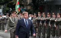 Каракачанов: България ще я има, докато има Българска армия