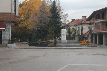 Преглеждат за остеопороза в пенсионерски клуб в Банско
