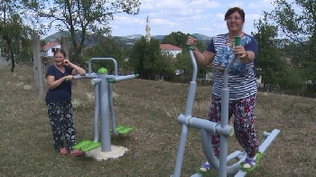 В село Брезен няма канализация, но има фитнес за пенсионерите