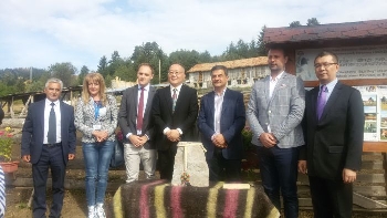 Българи и китайци правят обща ферма с мандра в Родопите