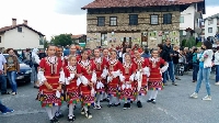 Показаха чеиз отпреди 100 години на фестивал в Баня