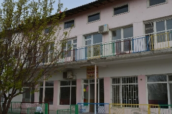 Кмет и министър режат лента на обновена детска градина в Дамяница