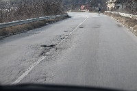 Започна дългоочакваният ремонт на пътя между Първомай и Старчево Започна дългоочакваният ремонт на пътя между Първомай и Старчево