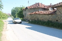 Офшорка, регистрирана в Кипър, кандидат да асфалтира улица в Покровник