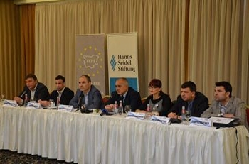 В ГЕРБ не искат избори, но се готвят за война
