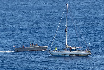 Две жени са спасени след 5 месеца в океана от военен кораб