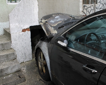 Два автомобила горяха тази нощ в Благоевград