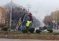 Благоевград грейва в още по-пищна коледна украса