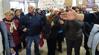 Пенсионери от Благоевград се заканиха да се съберат на протест с тояги Пенсионери от Благоевград се заканиха да се съберат на протест с тояги