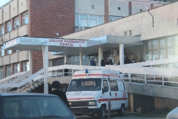 Пиян грък удари медицинска сестра в болницата в Петрич