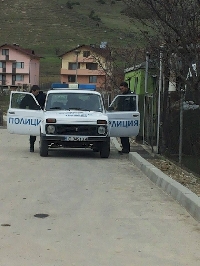 Бой заради паркиран бус в село Горно Краище