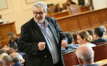 Стефан Данаилов разплака депутати и журналисти, но ветото не мина