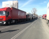 Днес следобед ограничават движението на камиони над 12 тона Днес следобед ограничават движението на камиони над 12 тона