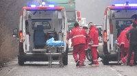 Сблъсък между линейка и автобус с 40 пътници край Омуртаг, един загина