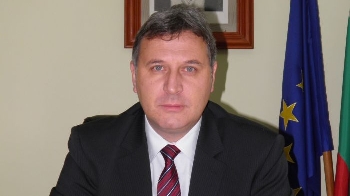 63 души с работа за половин година в община Разлог