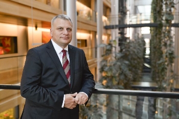 Курумбашев: Да поставим важните теми без да чакаме Ердоган на крака