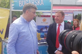 Хърватският премиер посети щанда на Благоевград на изложение в Загреб