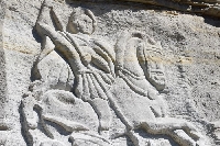 Освещават скалния барелеф на свети Георги в Елешница