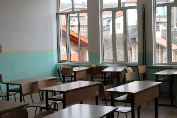 Местят учениците от Поленица в Сандански заради опасно  училище