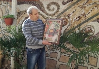 Майстор на мозайки вдъхнови строежа на църква край Дъбница