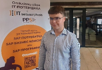 Александър Петров - тийнейджърът мениджър, който знае силата танца с думите